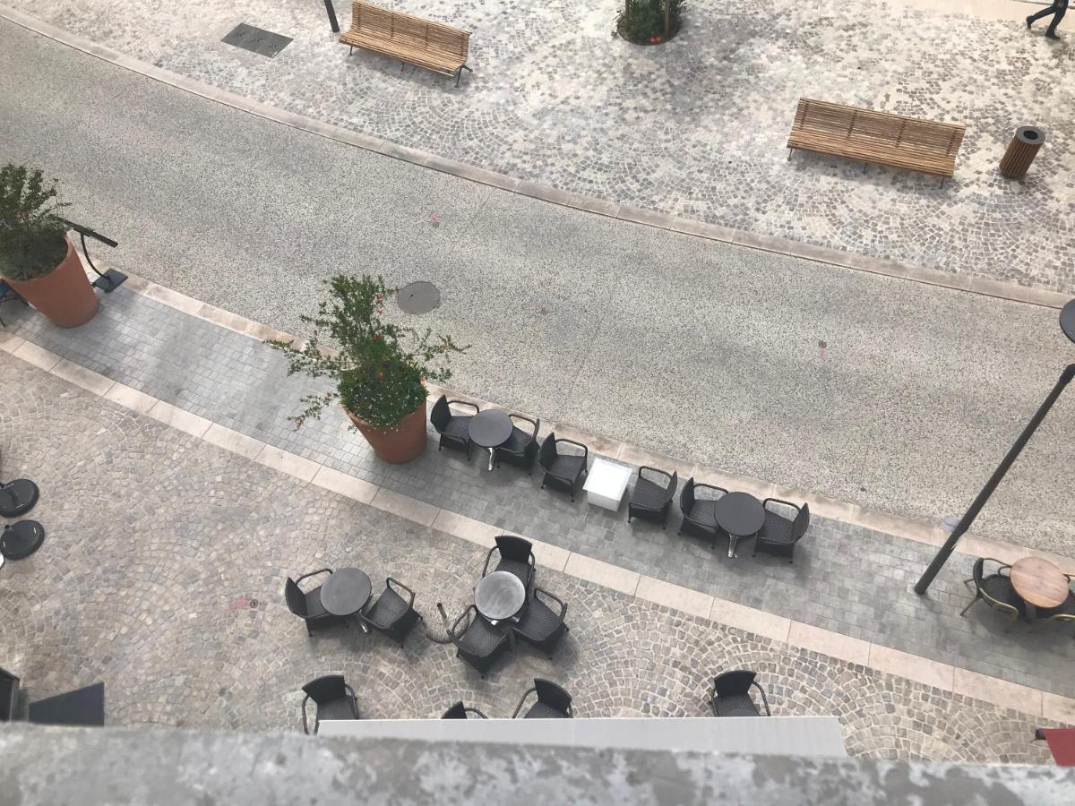 אפט Appartement En Plein Centre Ville מראה חיצוני תמונה
